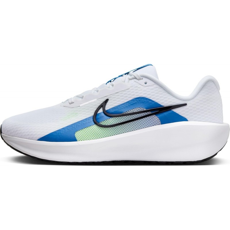 Chaussures de course sur route Nike Downshifter 13 pour homme (extra larges) (FJ1284-103, blanc/bleu étoile/vert Strike/noir)