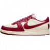 Chaussures Nike Terminator Low Premium (FN6842-113, Lait de coco/Or métallique/Rouge piste/Rouge noble)