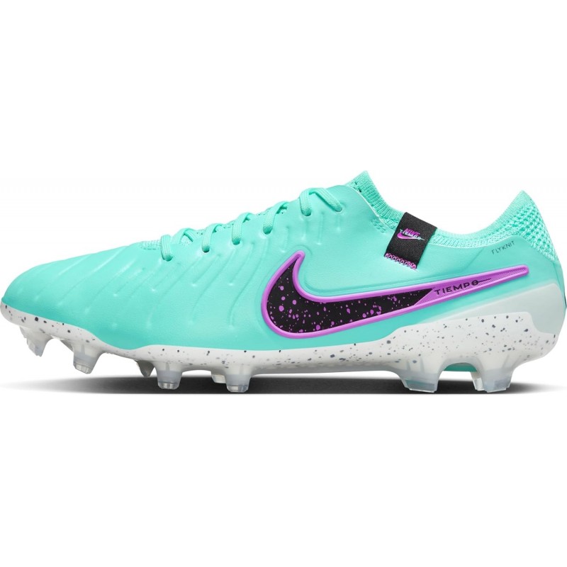 Chaussures de football basses Nike pour hommes